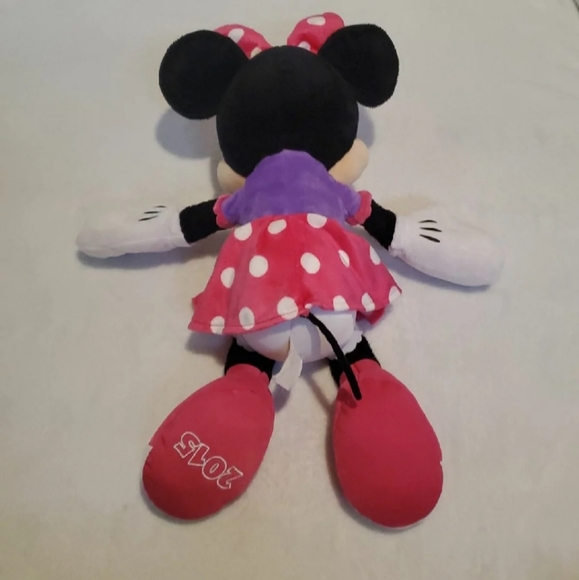 Minnie Mouse - Picture 4 of 5